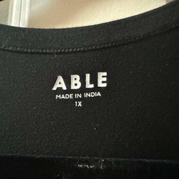 ABLE tank top on size 1X - Picture 2 of 3